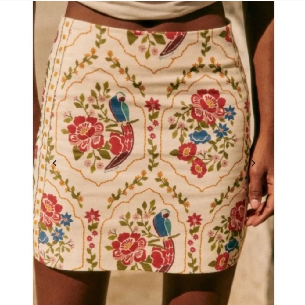 FARM Rio Red ♥︎ Sezane Off-White Romantic Garden Malia Mini Skirt